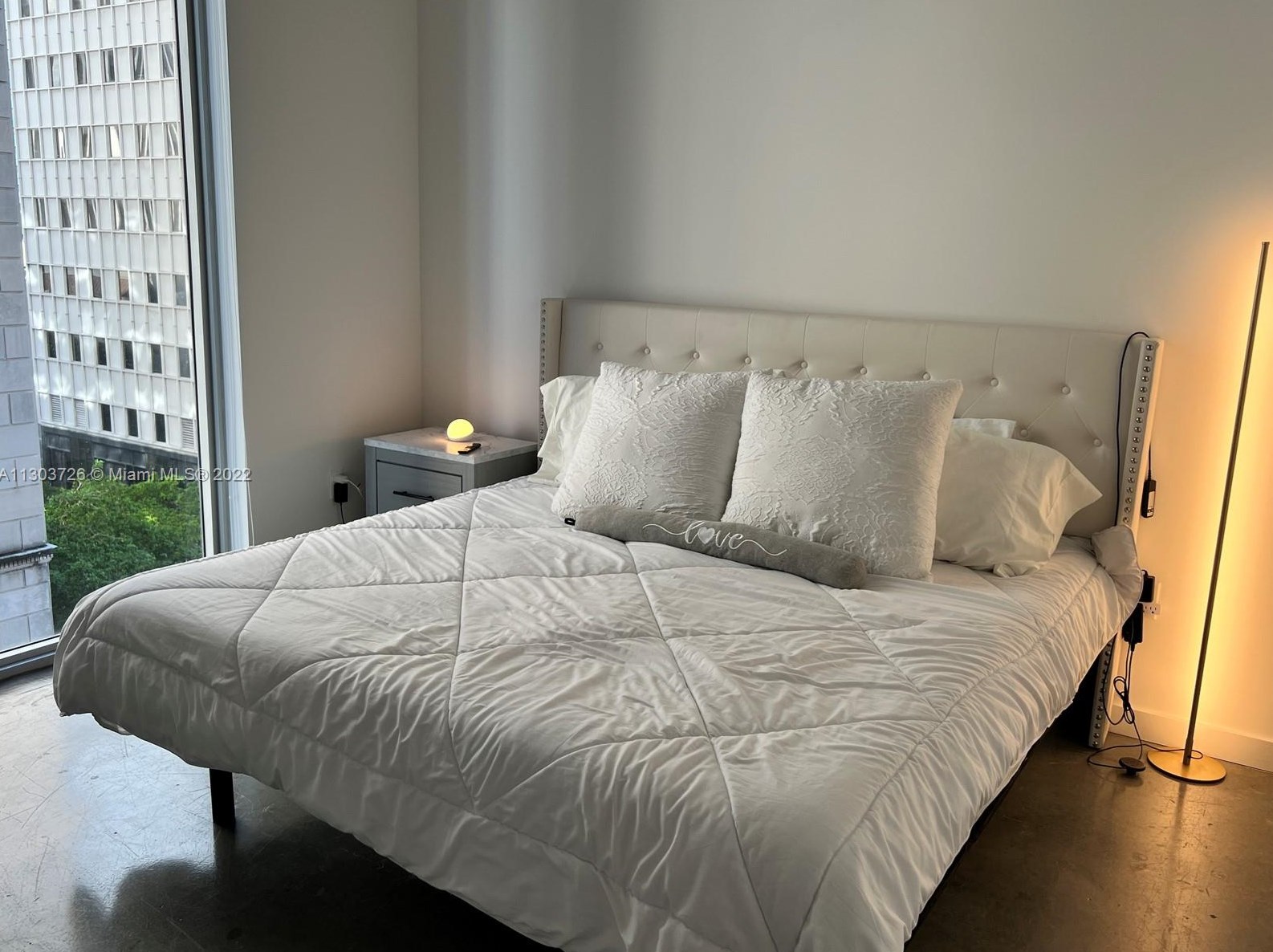 151 1st St, Miami FL 33132-2501 exterior