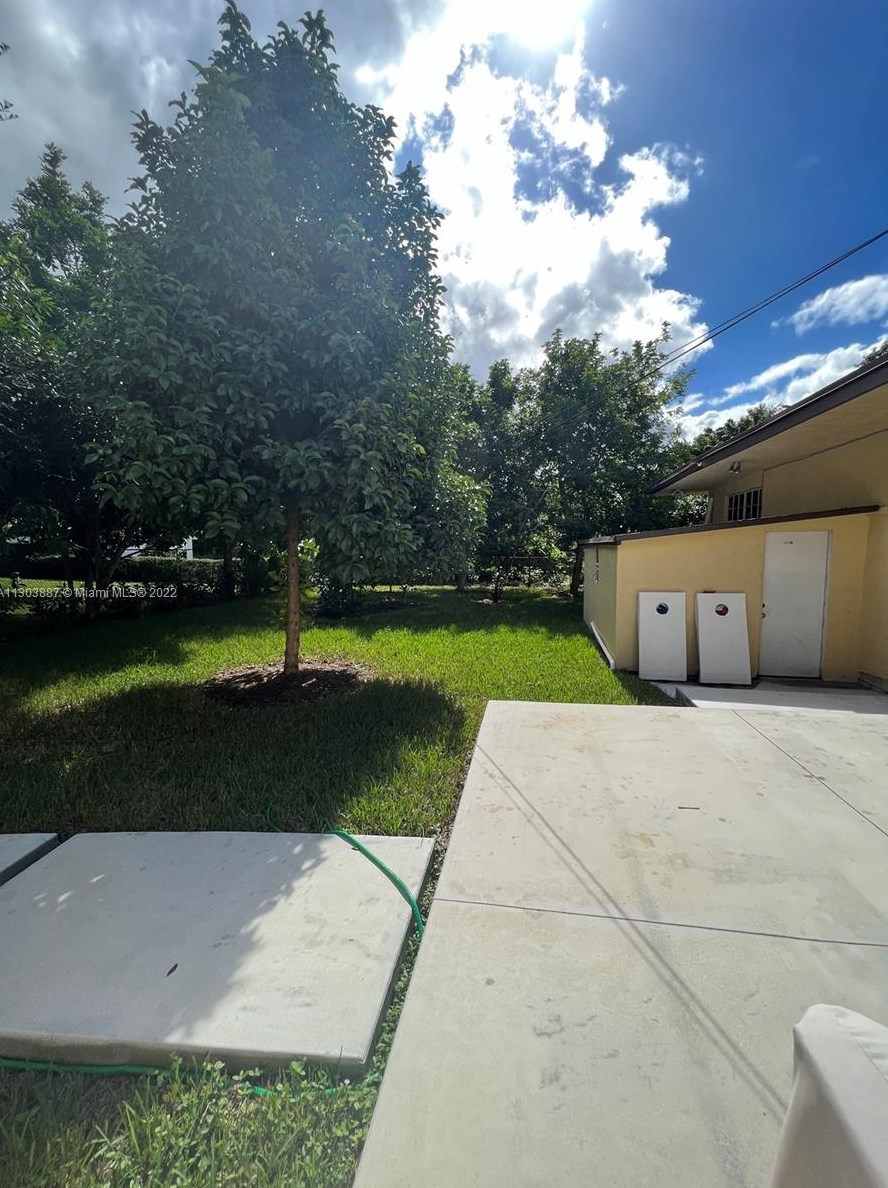 90 144th St, Miami FL  33168-4903 exterior