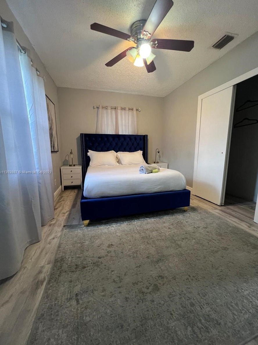 90 144th St, Miami FL  33168-4903 exterior