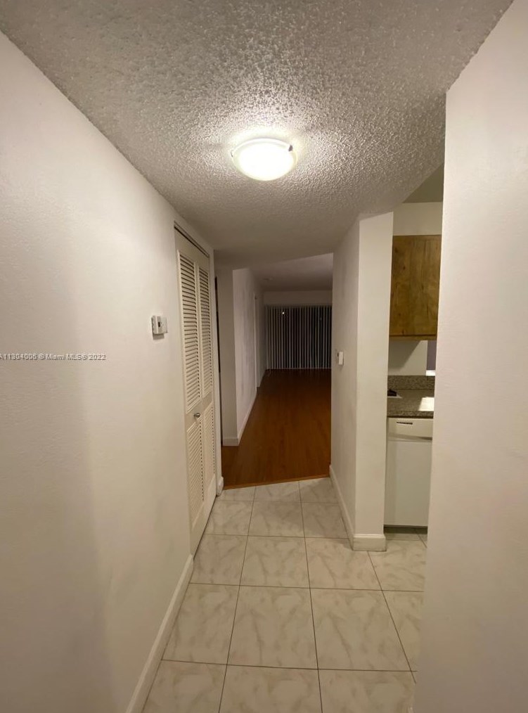 8540 Sherman Cir, Hollywood FL  33025-2143 exterior