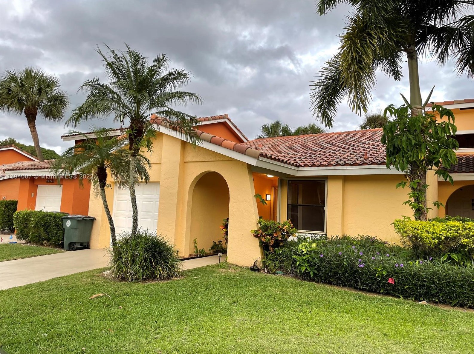 20852 Del Luna Dr, Boca Raton FL  33433-1788 exterior