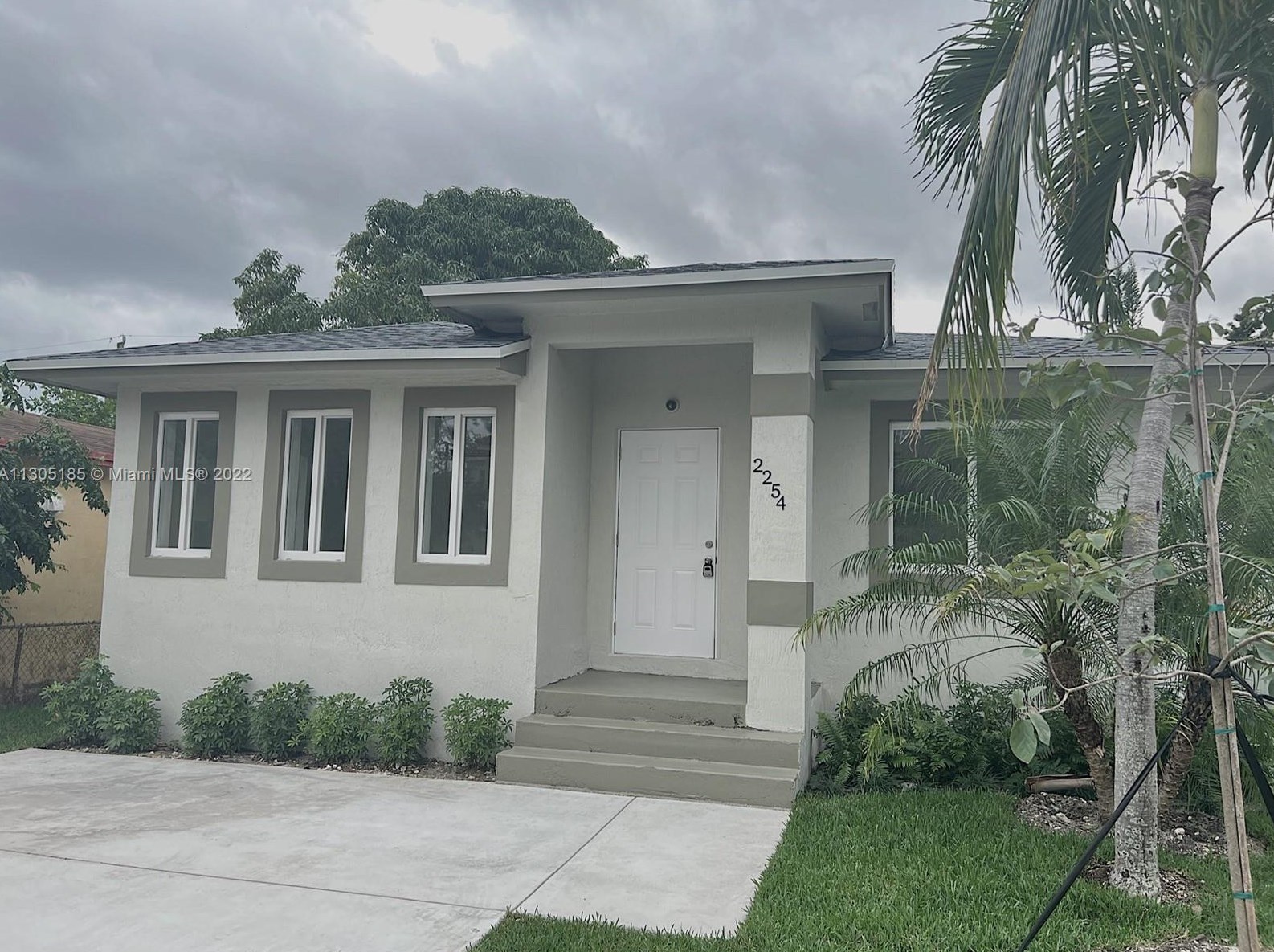 2254 Cody St, Hollywood FL  33020-1422 exterior