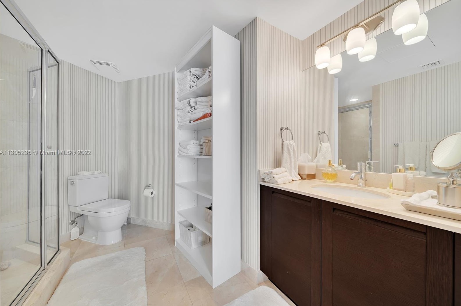 200 Sunny Isles Blvd, Miami FL 33160-4398 exterior