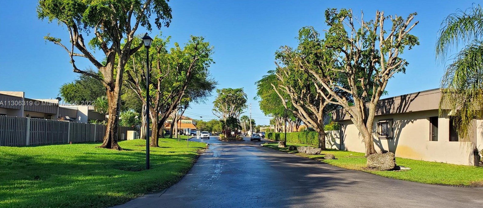 7416 106th Pl, Miami FL  33173-2945 exterior