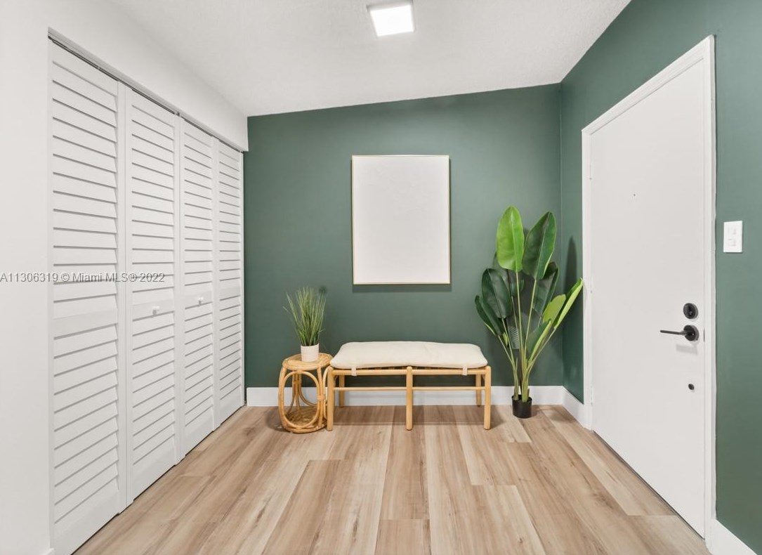 7416 106th Pl, Miami FL  33173-2945 exterior