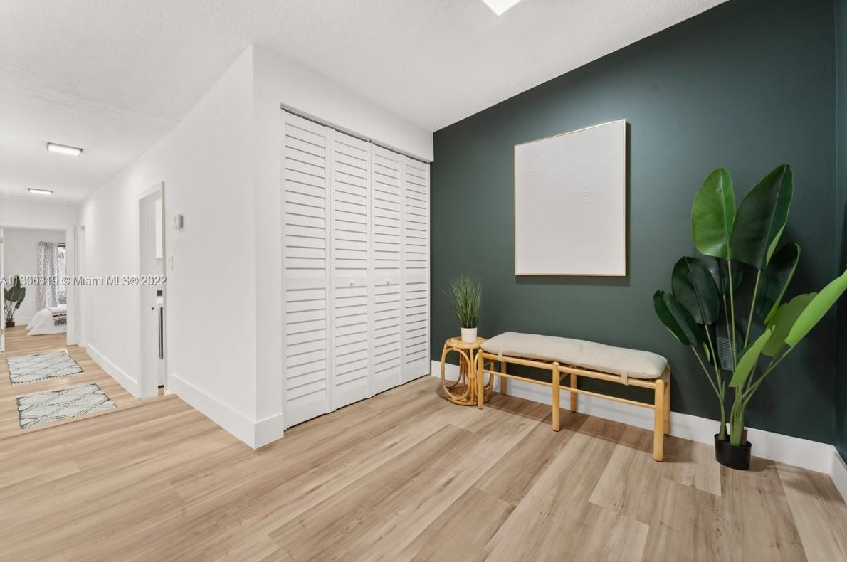 7416 106th Pl, Miami FL  33173-2945 exterior