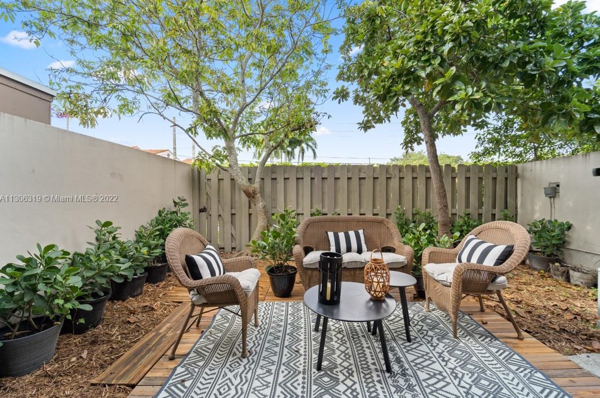 7416 106th Pl, Miami FL  33173-2945 exterior