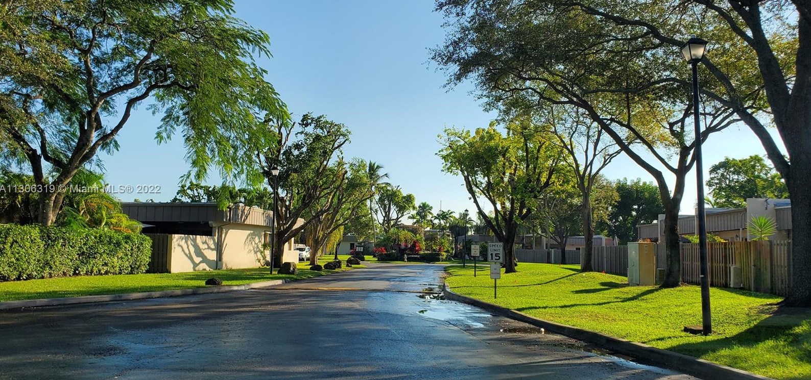 7416 106th Pl, Miami FL  33173-2945 exterior