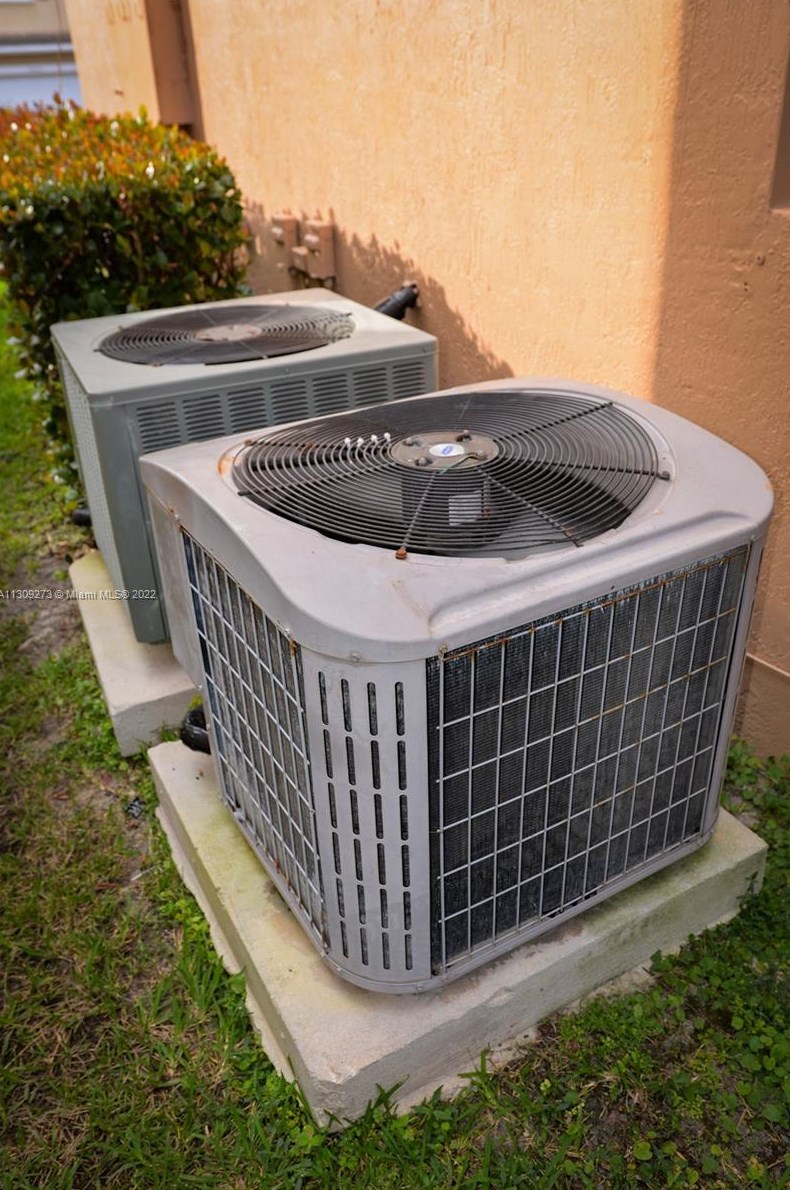 20641 10th Ave, Miami FL  33169-2368 exterior
