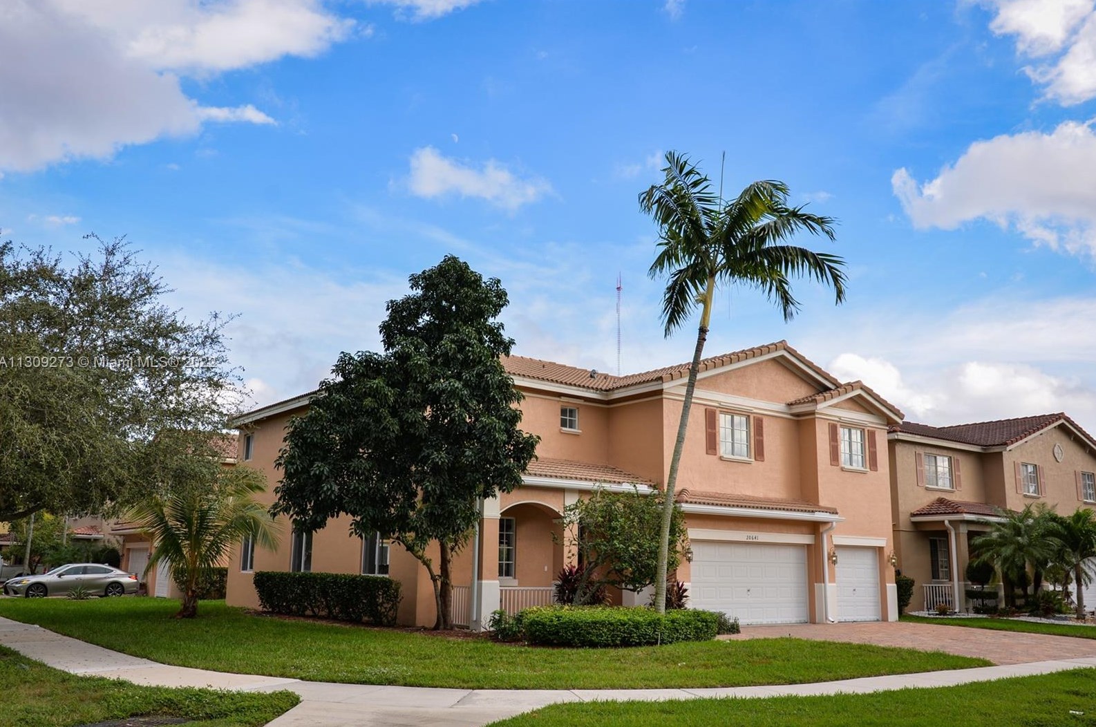 20641 10th Ave, Miami FL  33169-2368 exterior