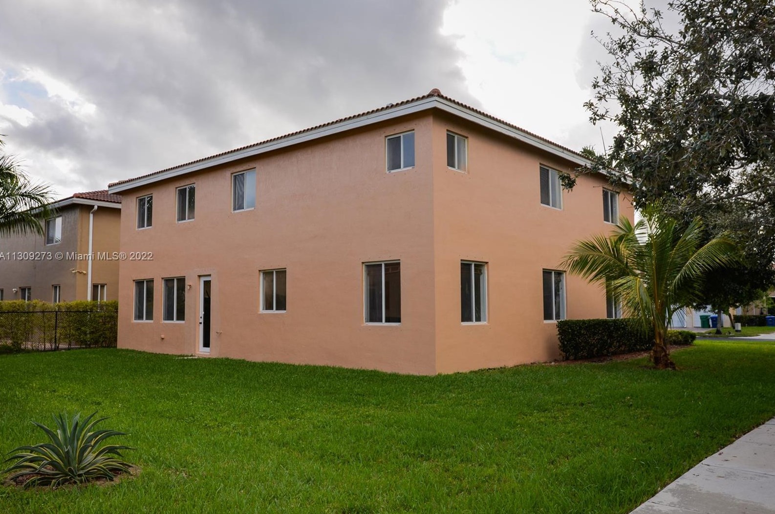 20641 10th Ave, Miami FL  33169-2368 exterior
