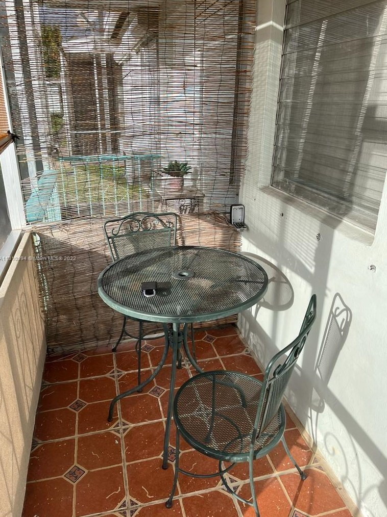 2211 Lincoln St, Hollywood FL  33020-3918 exterior