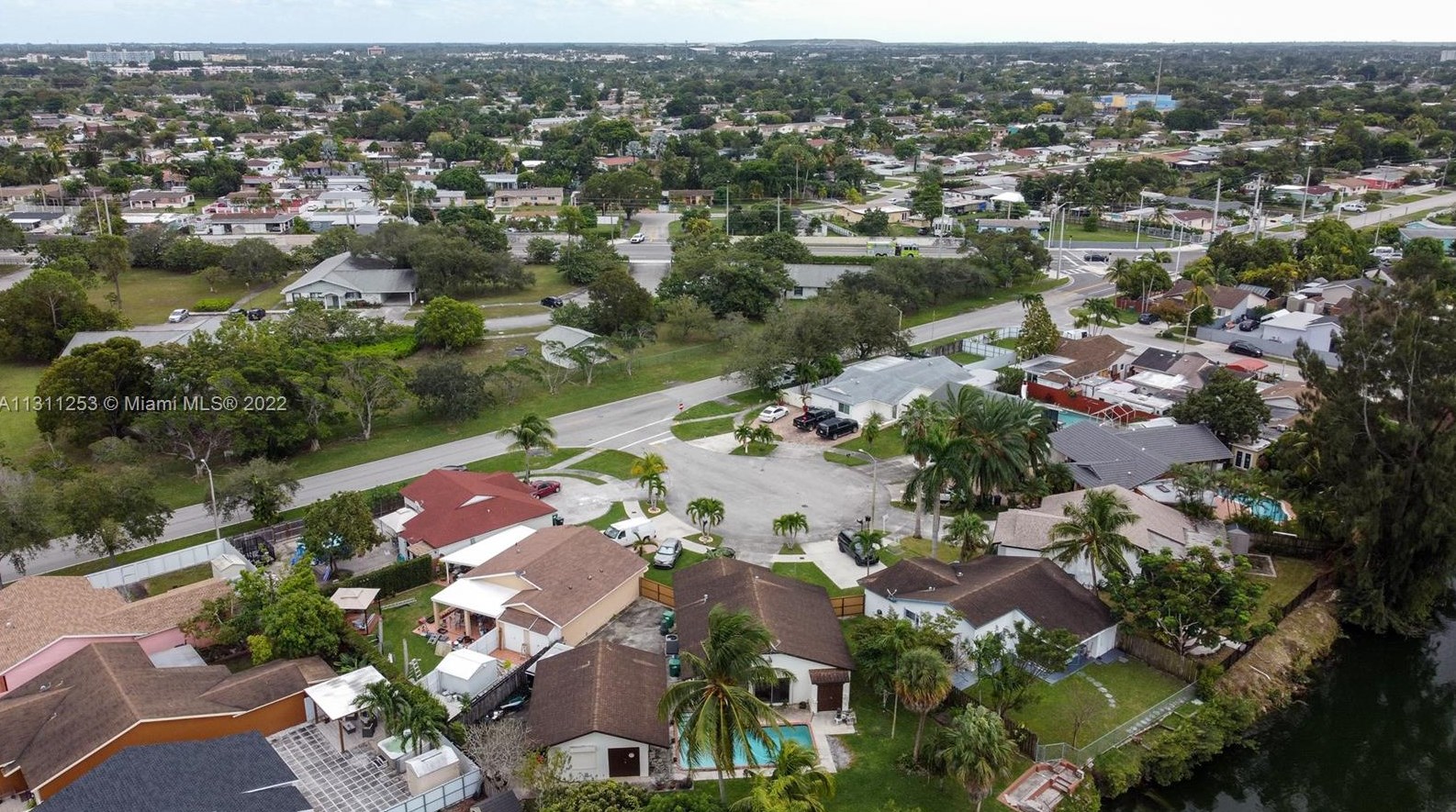 12210 194th Ter, Miami FL  33177-6530 exterior