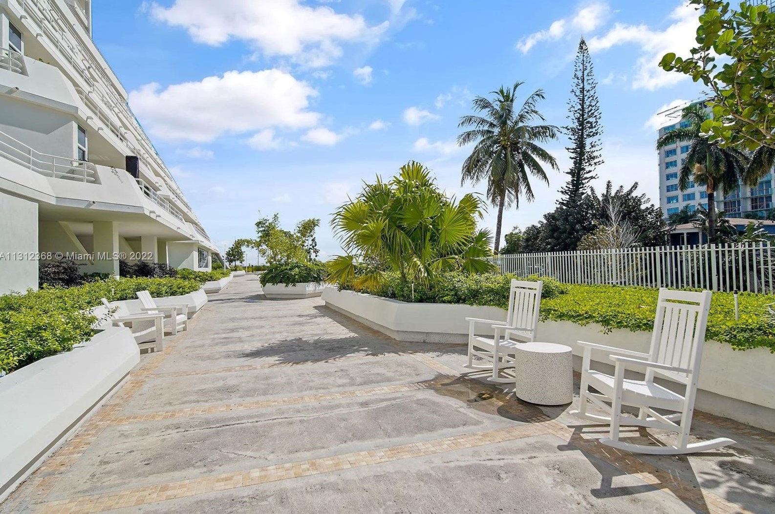 555 34th St, Miami FL 33137-4022 exterior