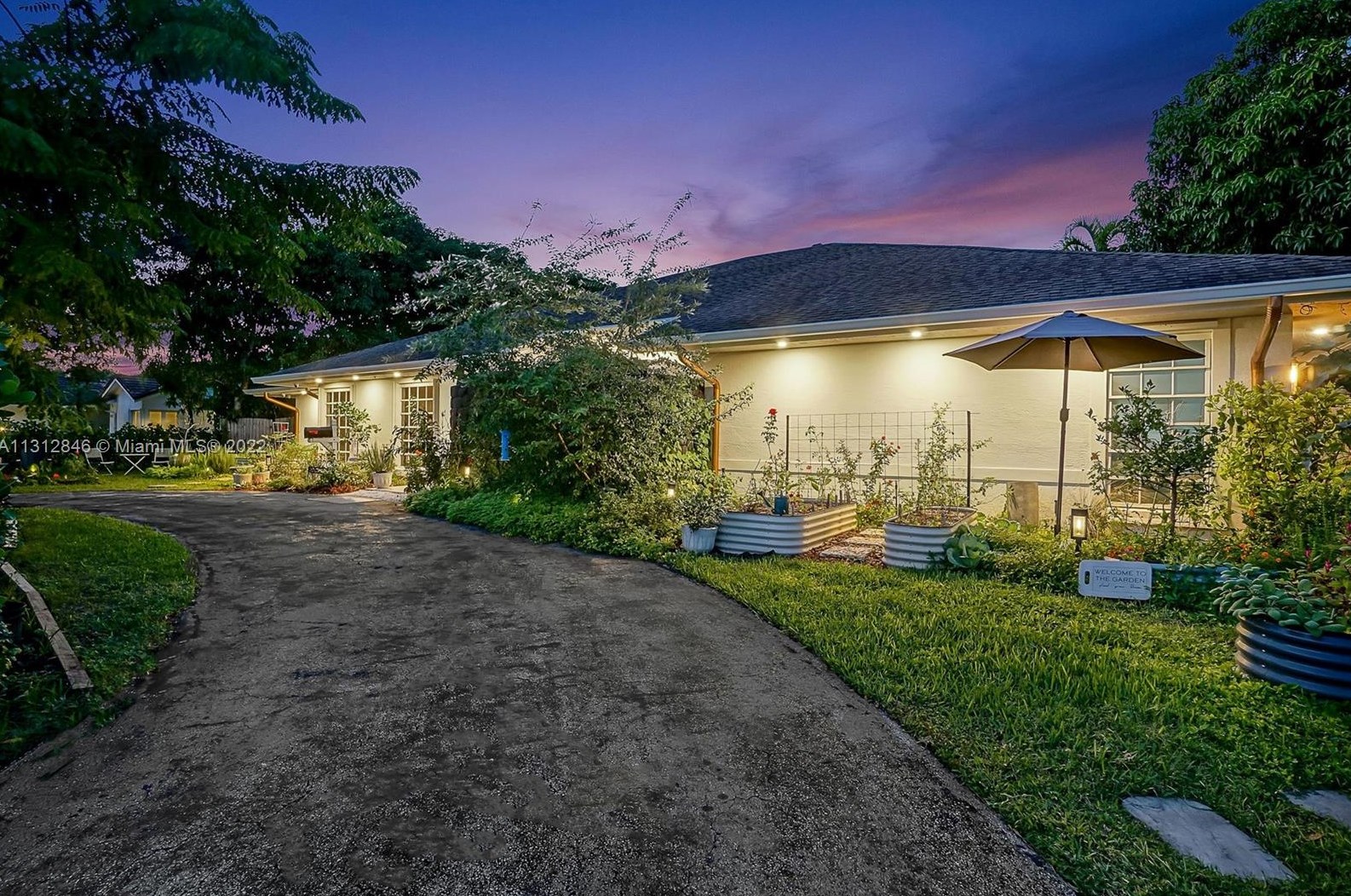 8201 162nd St, Miami FL  33157-3628 exterior