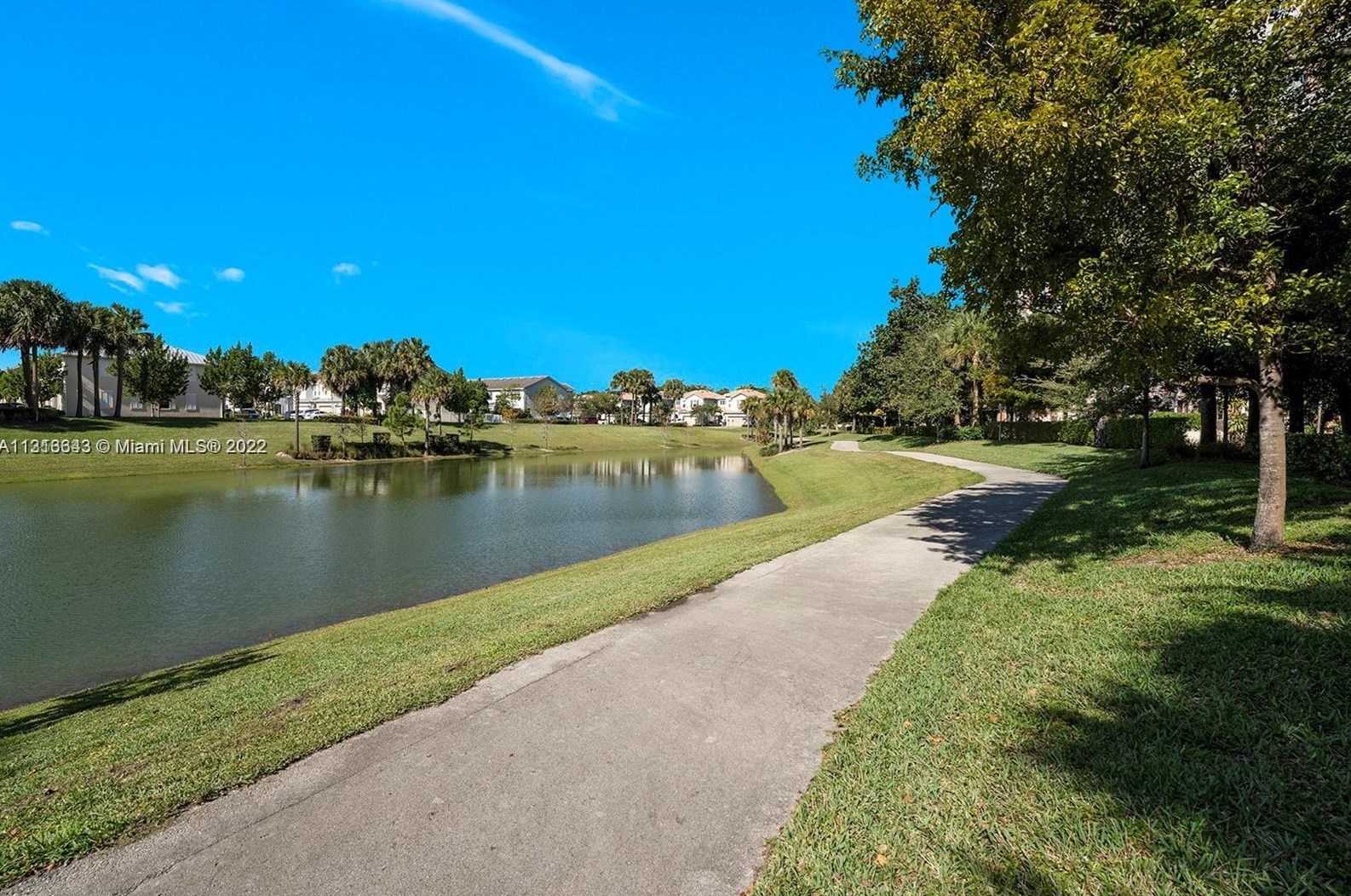 4350 Hillcrest Dr, Hollywood FL  33021-7970 exterior