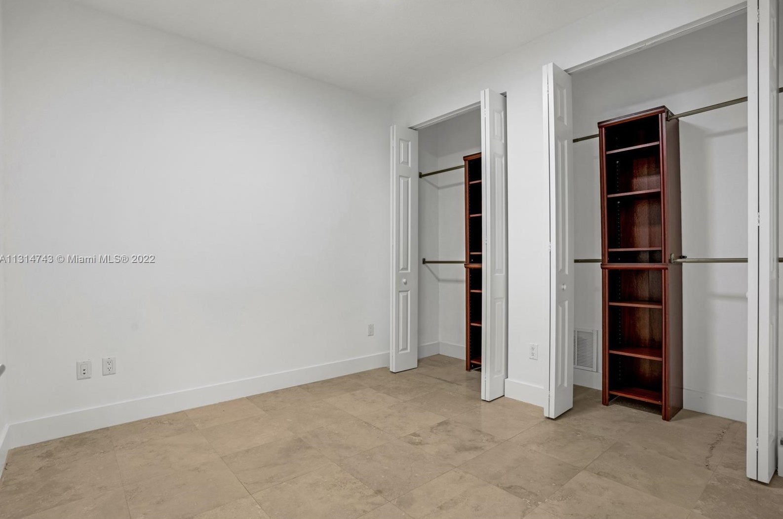 3384 Day Ave, Miami FL 33133-4902 exterior