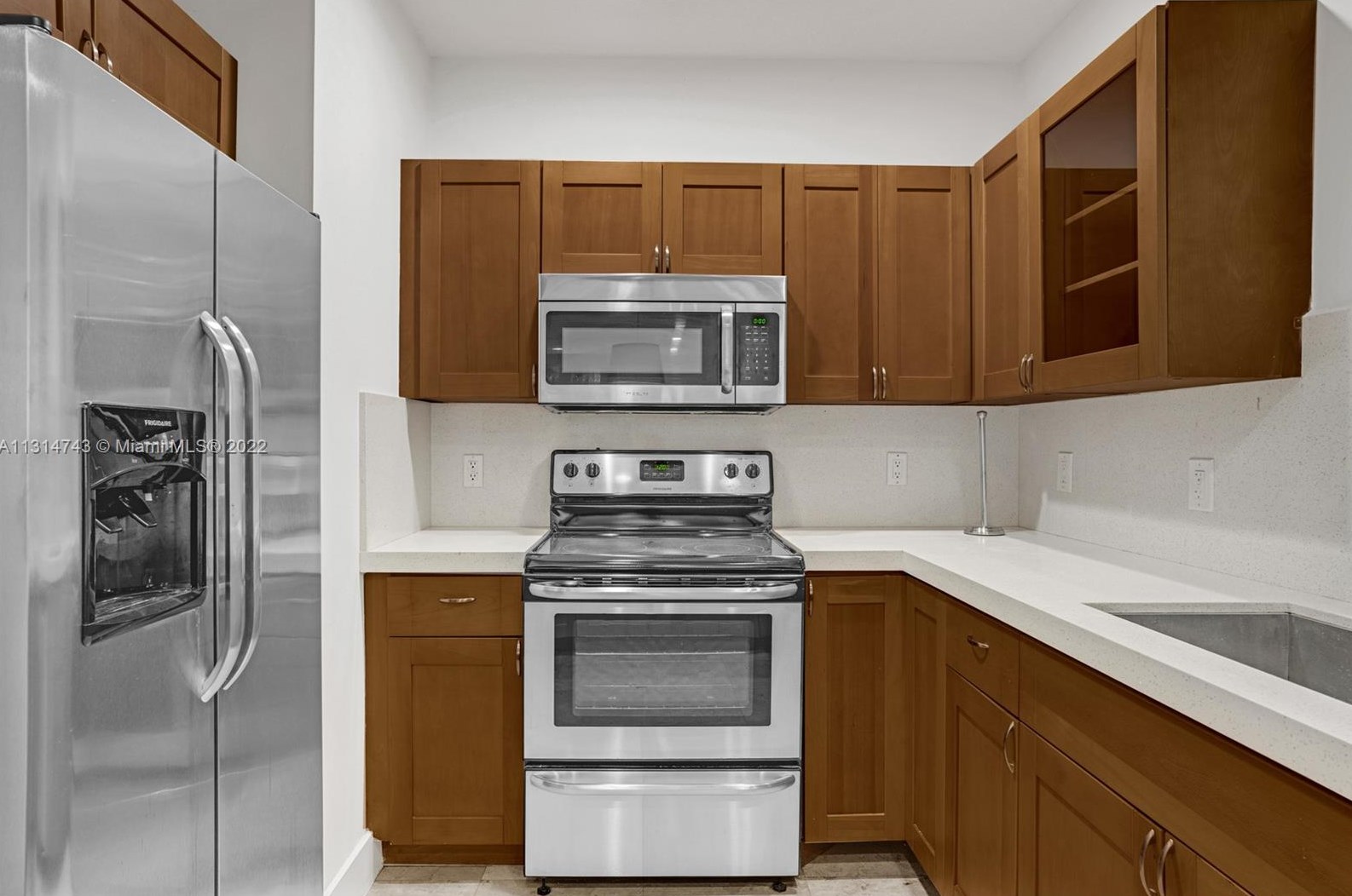 3384 Day Ave, Miami FL 33133-4902 exterior