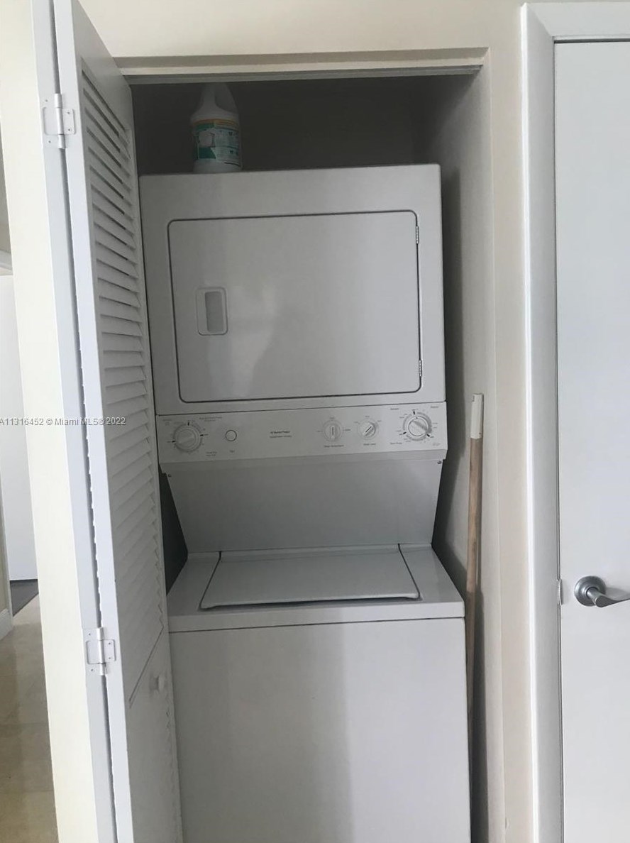 7270 89th St, Miami FL 33156-1611 exterior