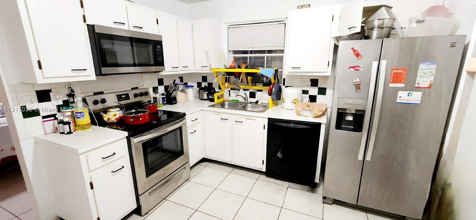 9824 Daffodil Ln, Hollywood FL  33025-2304 exterior