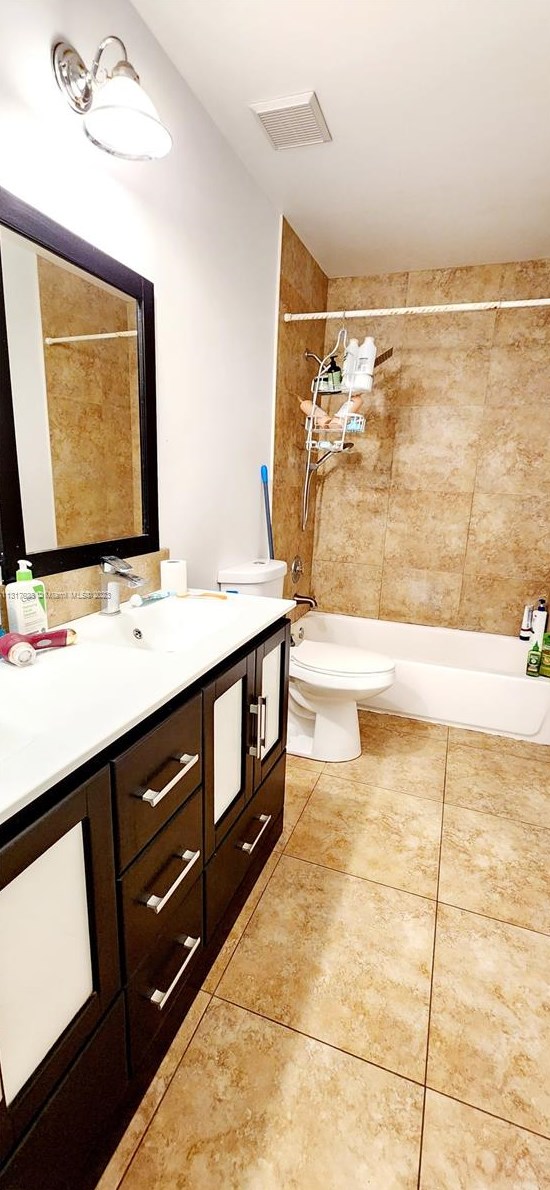 9824 Daffodil Ln, Hollywood FL  33025-2304 exterior