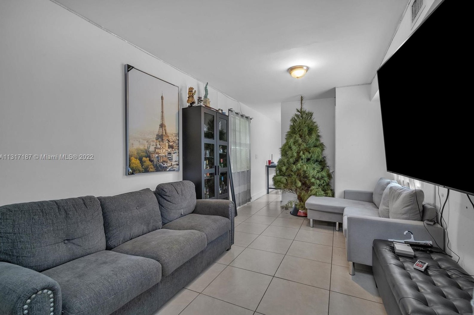 621 Glenn Pkwy, Hollywood FL 33021-5624 exterior