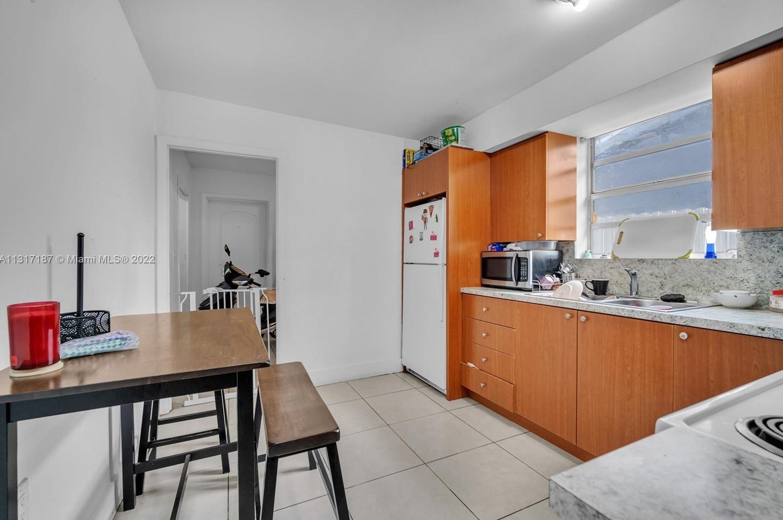 621 Glenn Pkwy, Hollywood FL 33021-5624 exterior