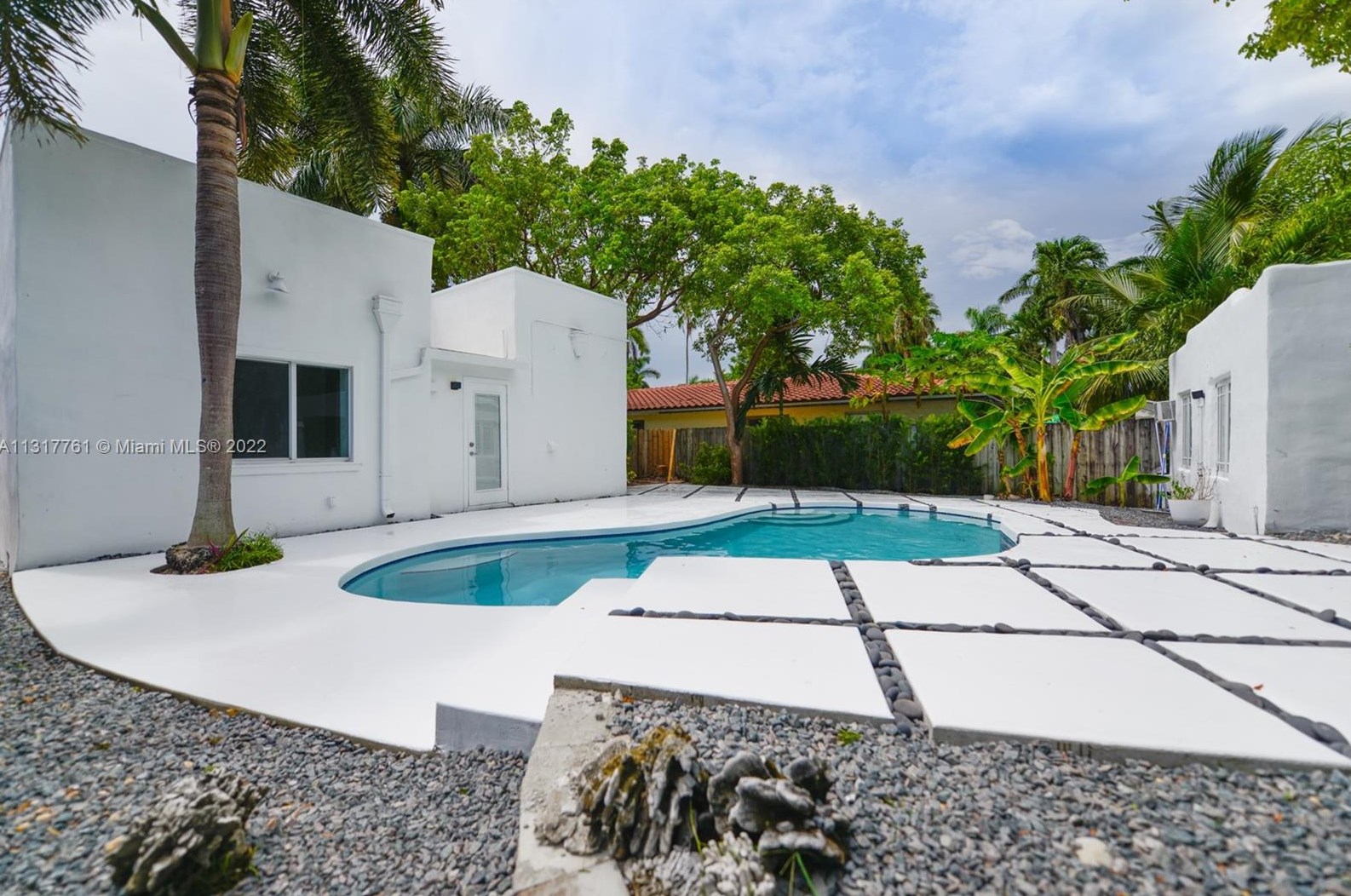 1033 Tyler St, Hollywood FL  33019-1303 exterior