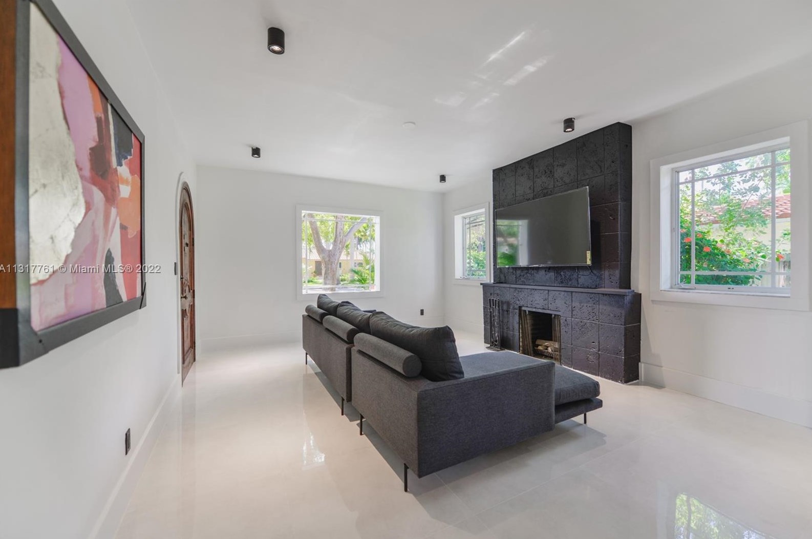 1033 Tyler St, Hollywood FL  33019-1303 exterior