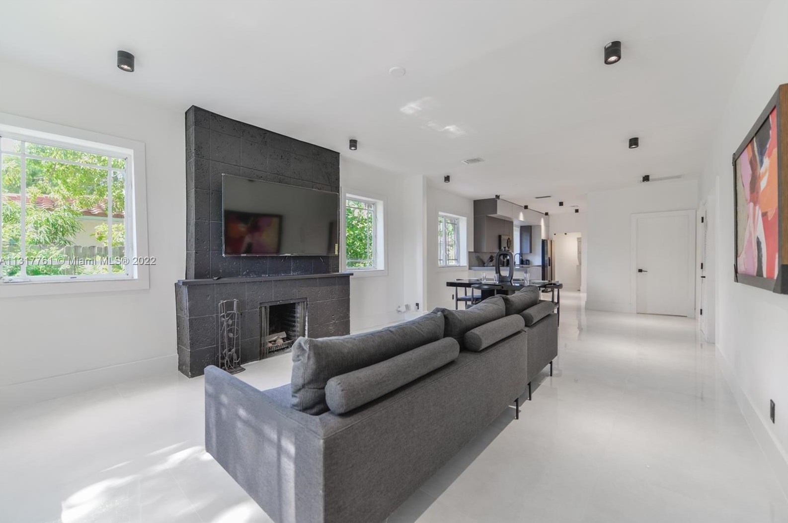 1033 Tyler St, Hollywood FL  33019-1303 exterior