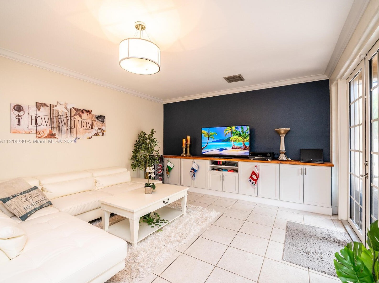 10813 51 Ln, Miami FL 33178-3562 exterior