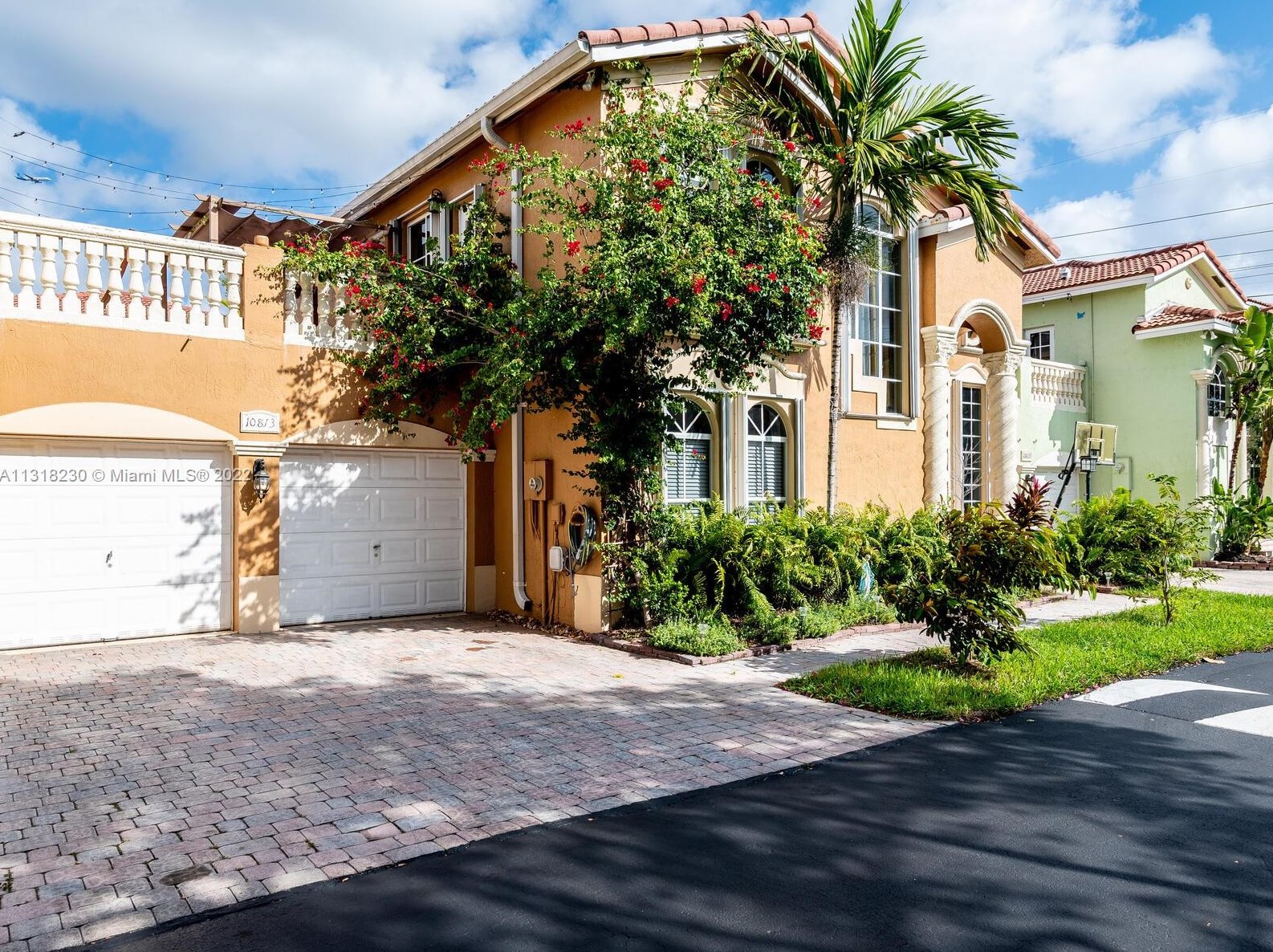 10813 51 Ln, Miami FL 33178-3562 exterior