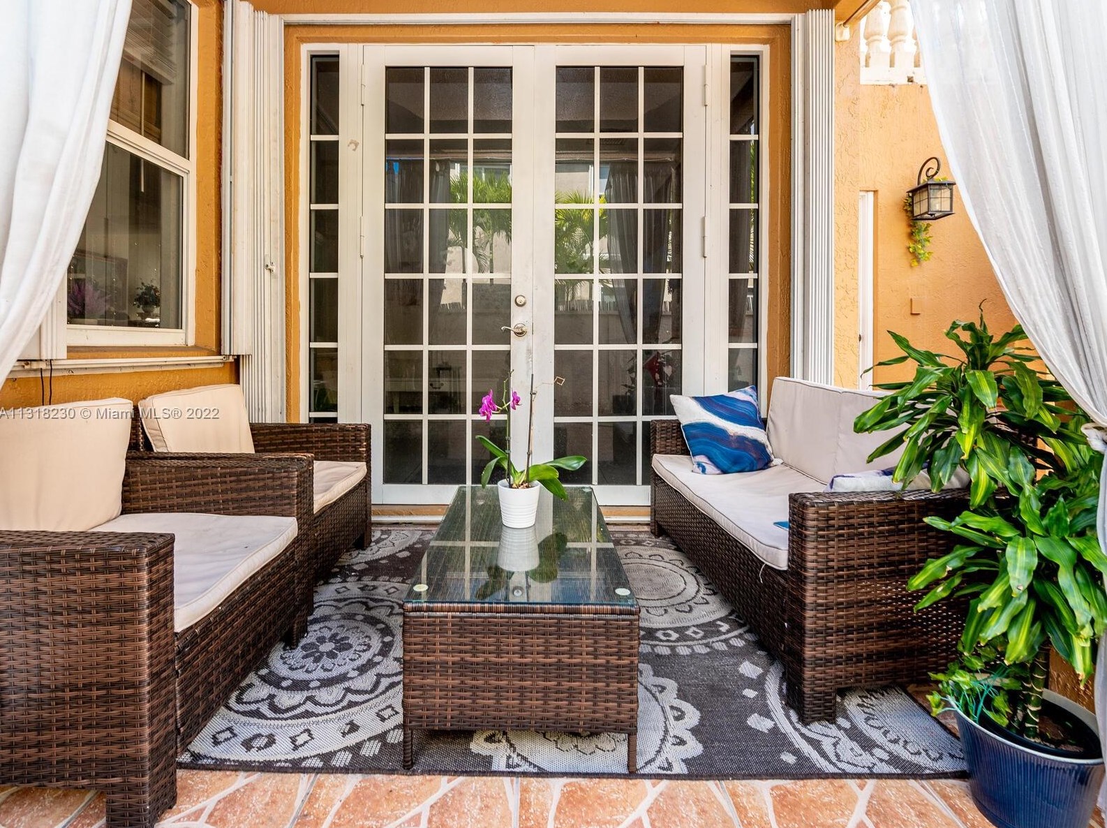 10813 51 Ln, Miami FL 33178-3562 exterior