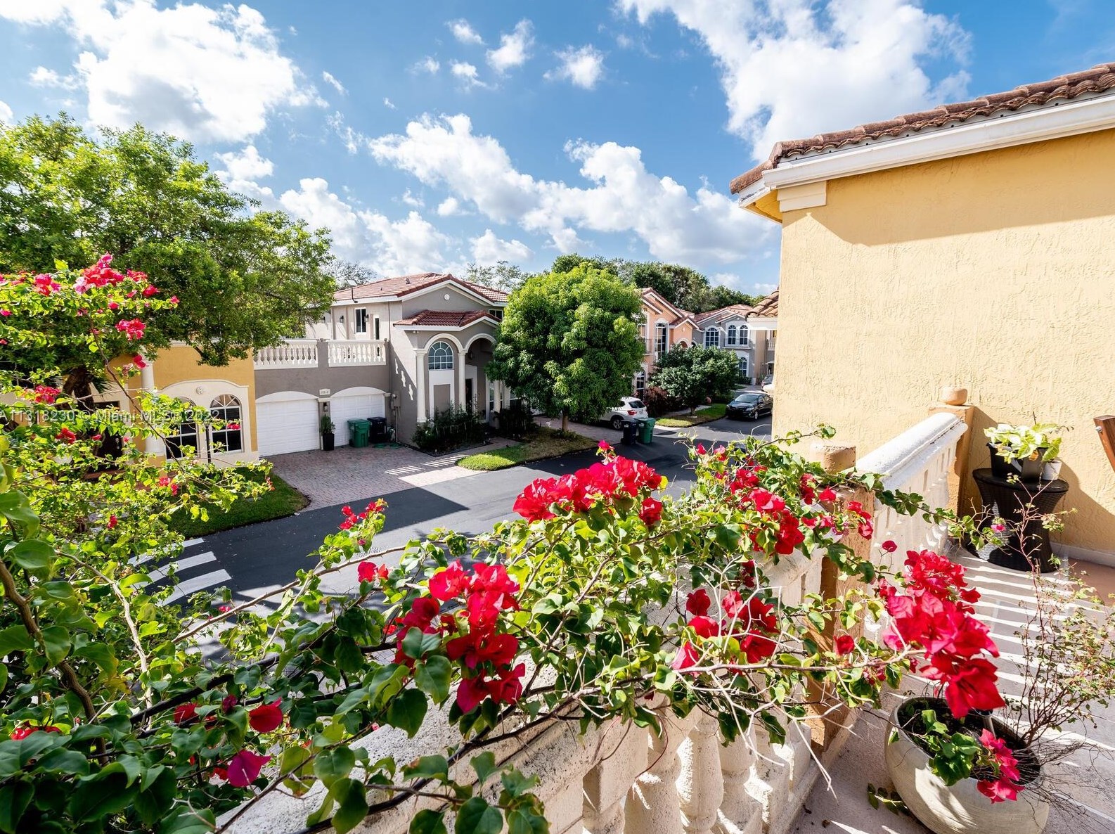 10813 51 Ln, Miami FL 33178-3562 exterior