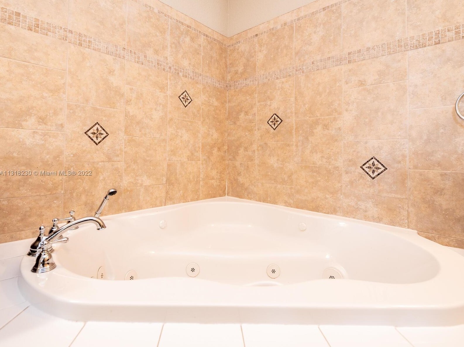 10813 51 Ln, Miami FL 33178-3562 exterior