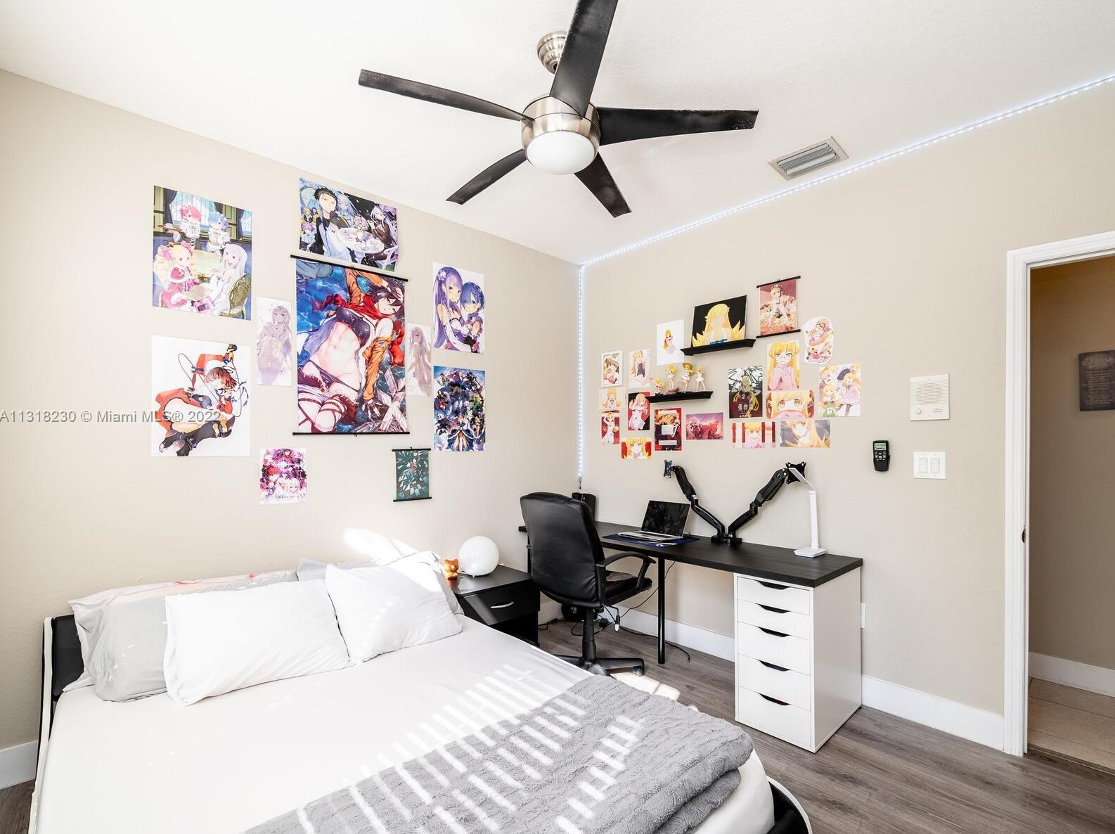 10813 51 Ln, Miami FL 33178-3562 exterior