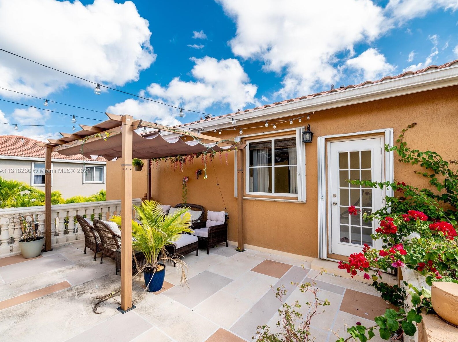 10813 51 Ln, Miami FL 33178-3562 exterior