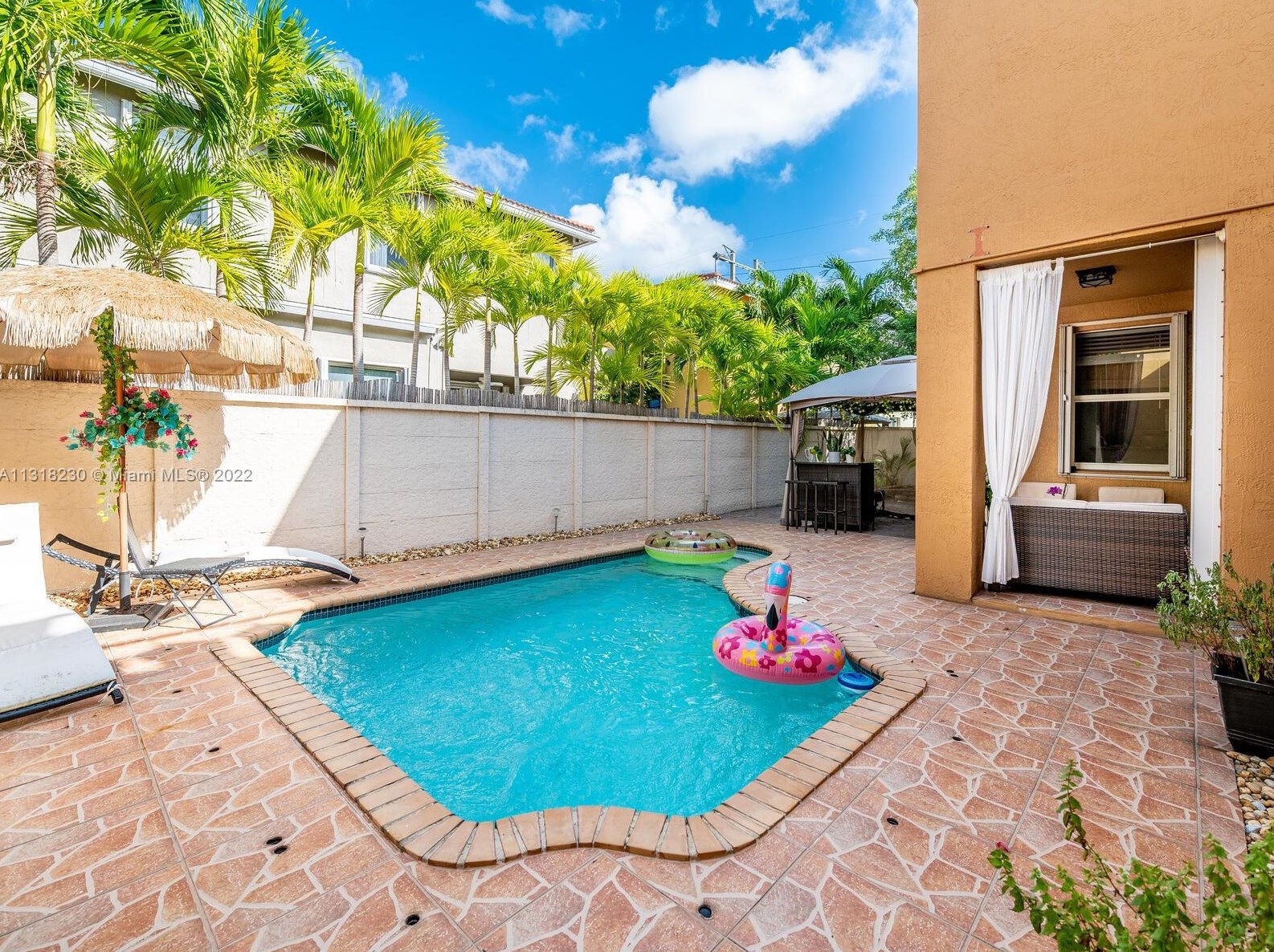 10813 51 Ln, Miami FL 33178-3562 exterior