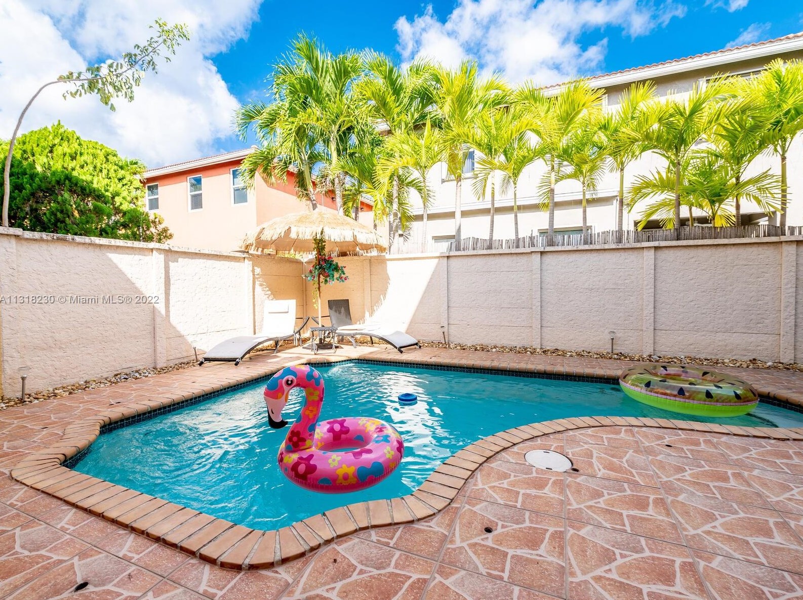 10813 51 Ln, Miami FL 33178-3562 exterior