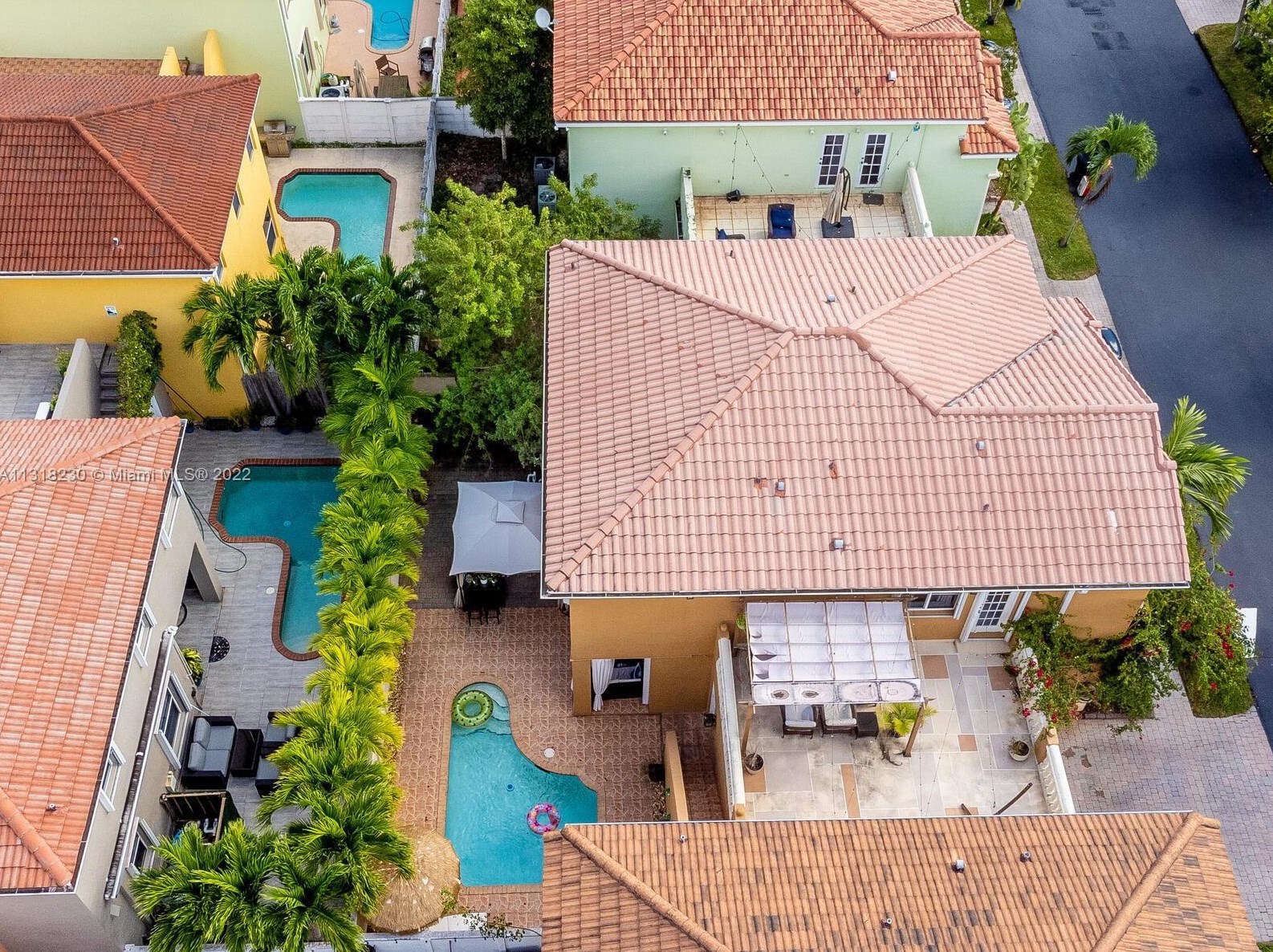 10813 51 Ln, Miami FL 33178-3562 exterior