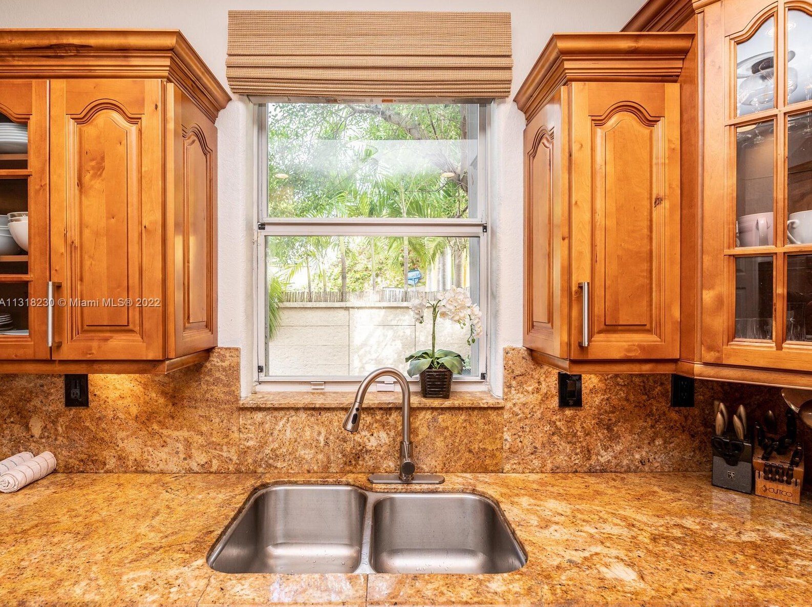 10813 51 Ln, Miami FL 33178-3562 exterior