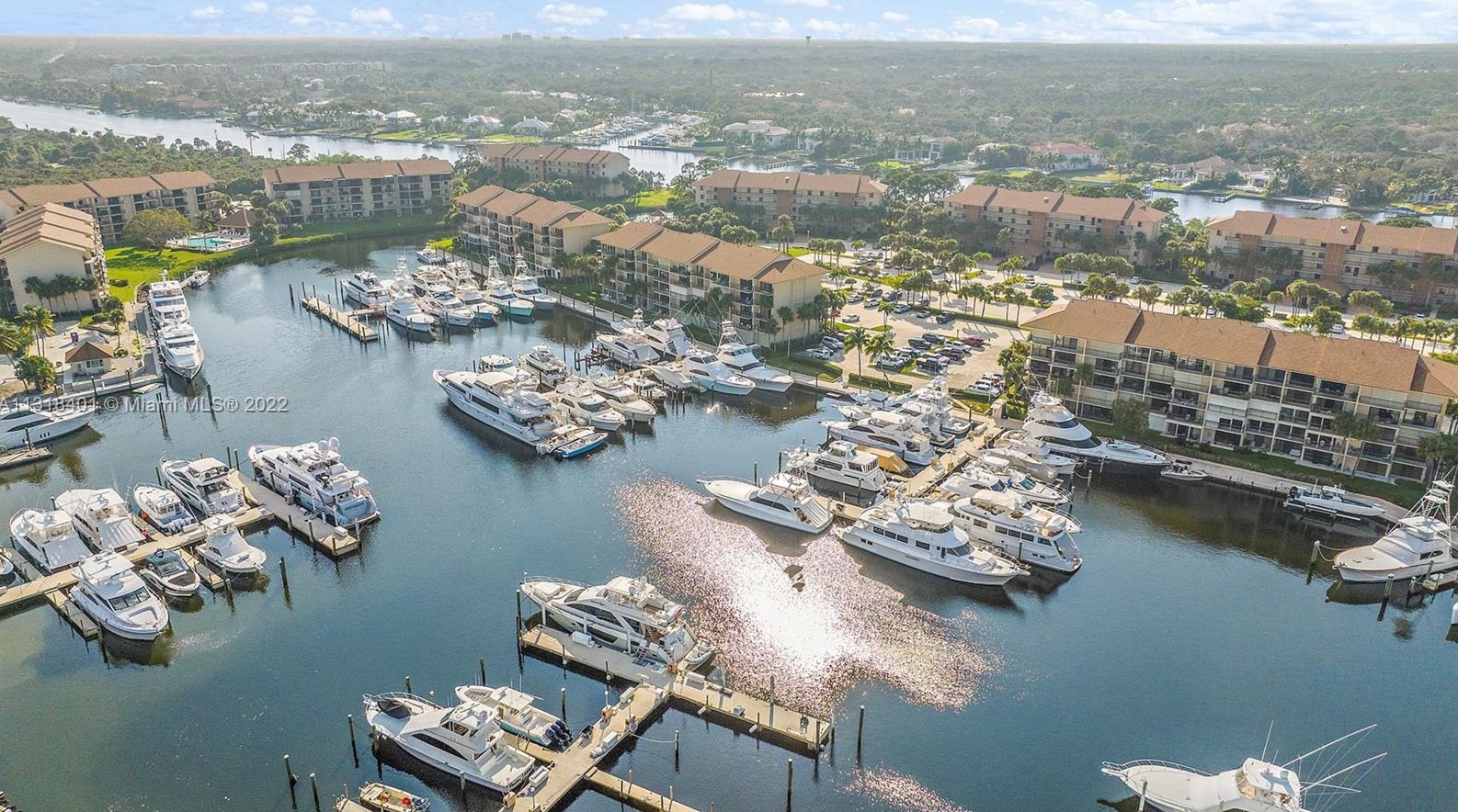1001 Seafarer Cir, Jupiter FL  33477-9019 exterior