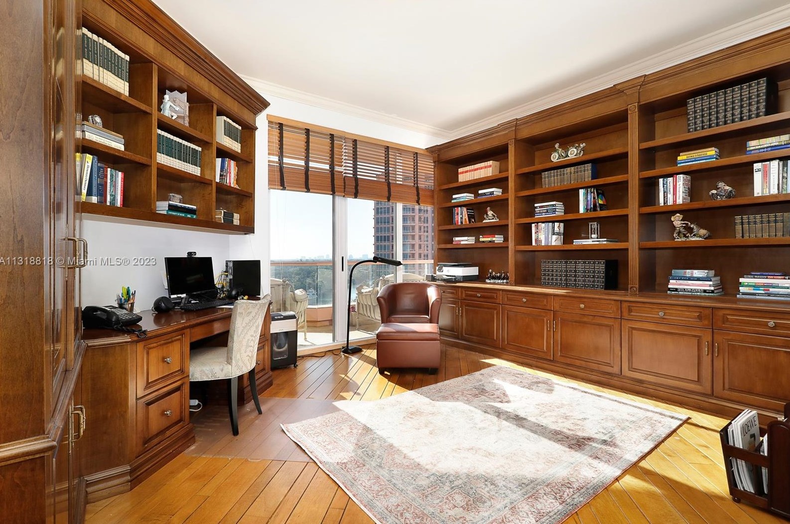 10 Edgewater Dr, Miami FL  33133-6960 exterior