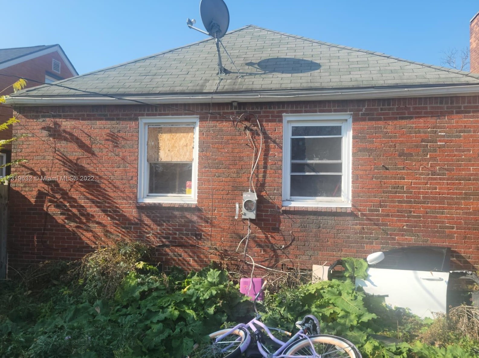 8076 Sussex St, Detroit MI  48228-2247 exterior