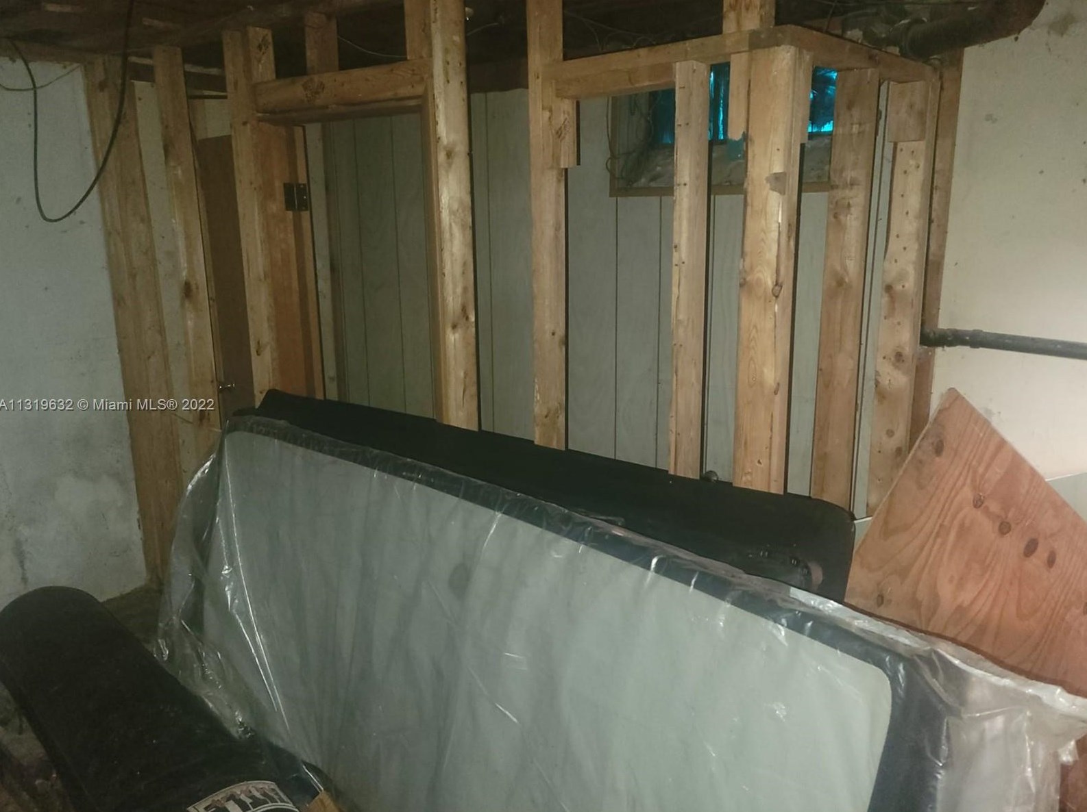 8076 Sussex St, Detroit MI  48228-2247 exterior