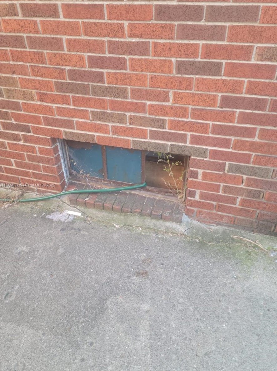 8076 Sussex St, Detroit MI  48228-2247 exterior