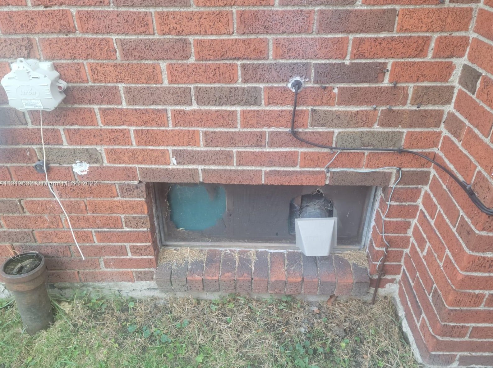 8076 Sussex St, Detroit MI  48228-2247 exterior