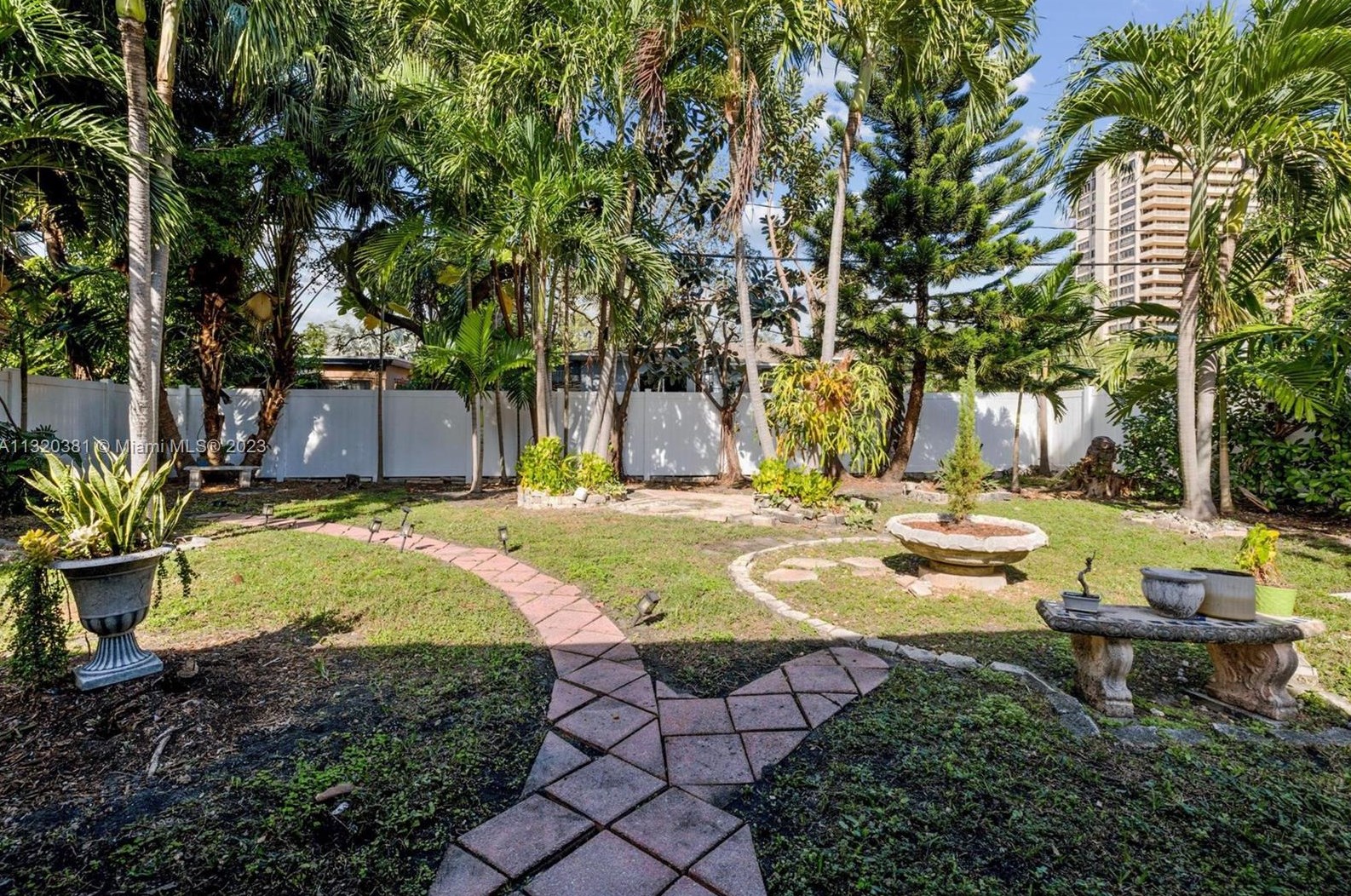 1601 110th St, Miami FL  33161-7414 exterior