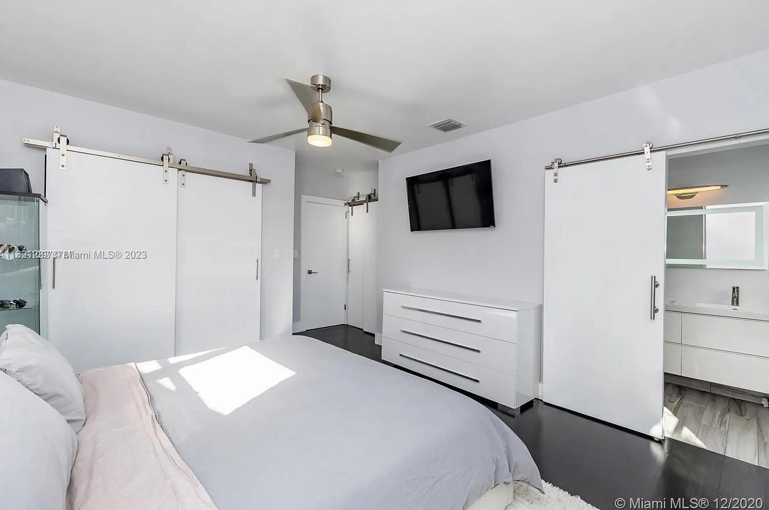 1644 Washington St, Hollywood FL  33020-6121 exterior