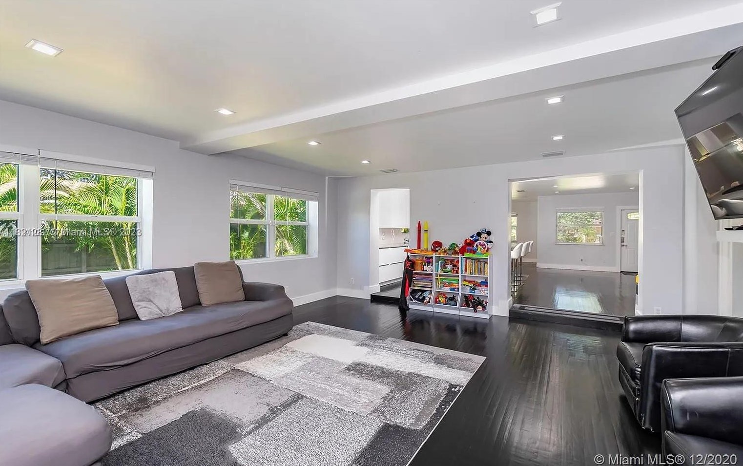 1644 Washington St, Hollywood FL  33020-6121 exterior